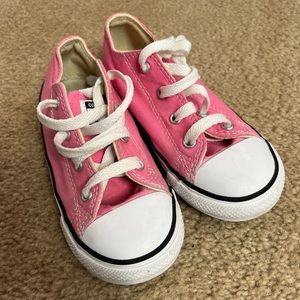 Kids pink converse